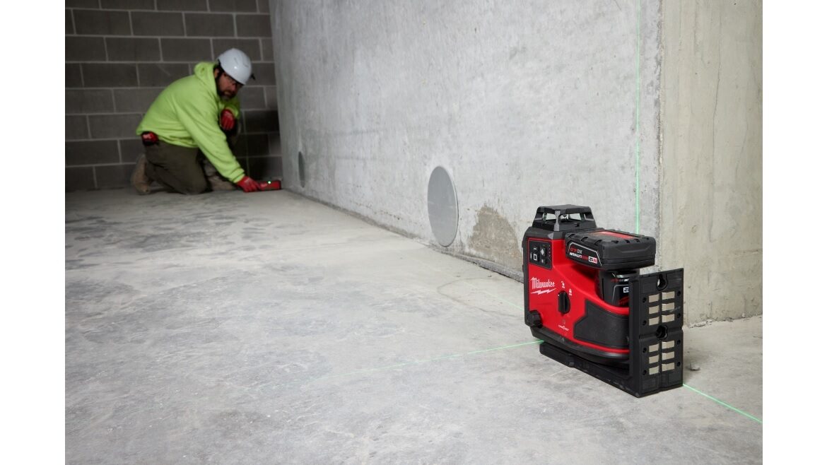 Milwaukee Tool M12 Green 360-Degree, Three-Plane Laser with Automatic Alignment and Receiver