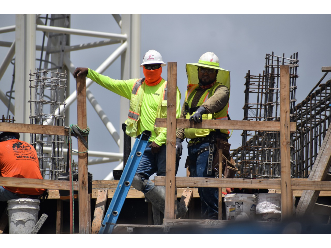 Construction Worker Pay Grows at Fastest Rate in 40 Years | 2022-03-08 ...